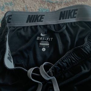Nike dri-fit men’s basketball shorts - like new